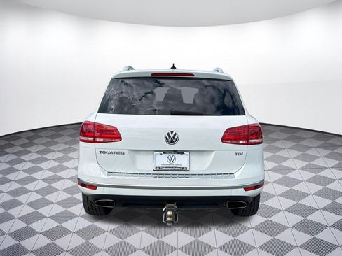Used 2016 Volkswagen Touareg Sport AWD/4WD image 10