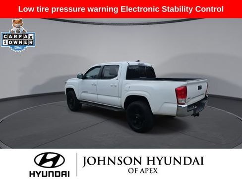 Used 2016 Toyota Tacoma SR5 w/ Towing Package image 7