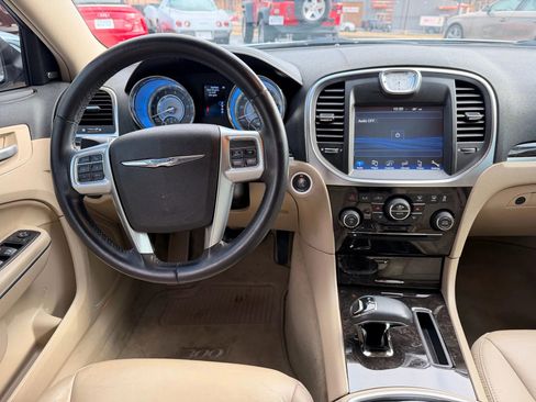 Used 2012 Chrysler 300 Limited image 10