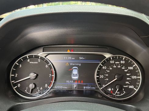 Used 2025 Nissan Altima 2.5 SV FWD image 37