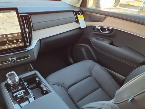 New 2026 Volvo XC90 T8 Plus w/ Protection Package image 22