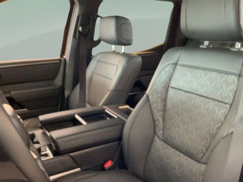 Certified 2025 Toyota Tundra Limited AWD/4WD image 24
