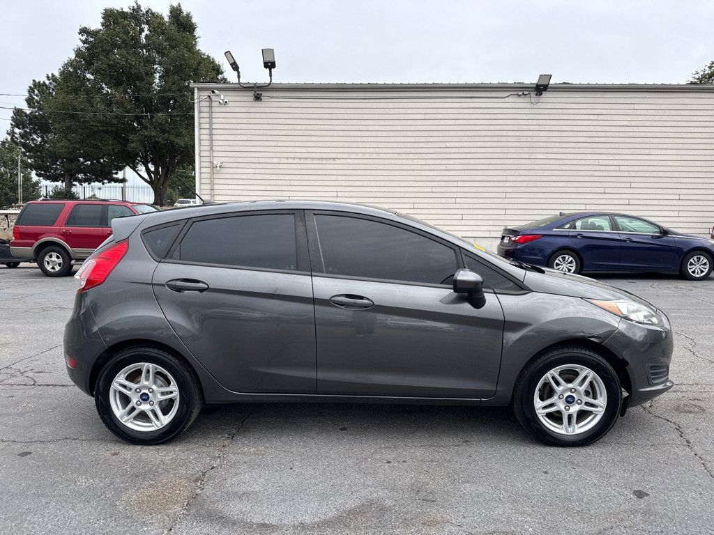 Used 2018 Ford Fiesta SE FWD image 5