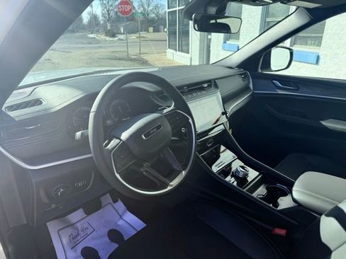 New 2026 Jeep Grand Cherokee Laredo image 13