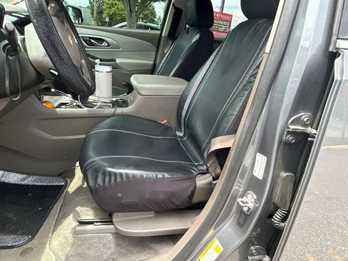 Used 2019 Chevrolet Traverse LT w/ LT Premium Package AWD/4WD image 11