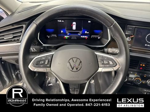 Used 2023 Volkswagen Jetta SE FWD image 11