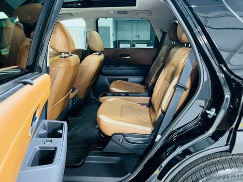 New 2026 Nissan Pathfinder Platinum FWD image 27