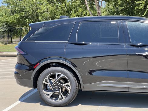 New 2025 Lincoln Nautilus Premier w/ Equipment Group 102A image 11