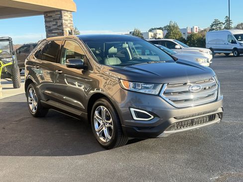 Used 2017 Ford Edge Titanium w/ Equipment Group 301A image 6