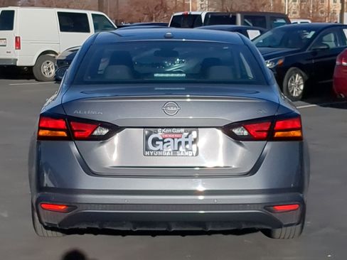 Used 2024 Nissan Altima 2.5 SV image 5