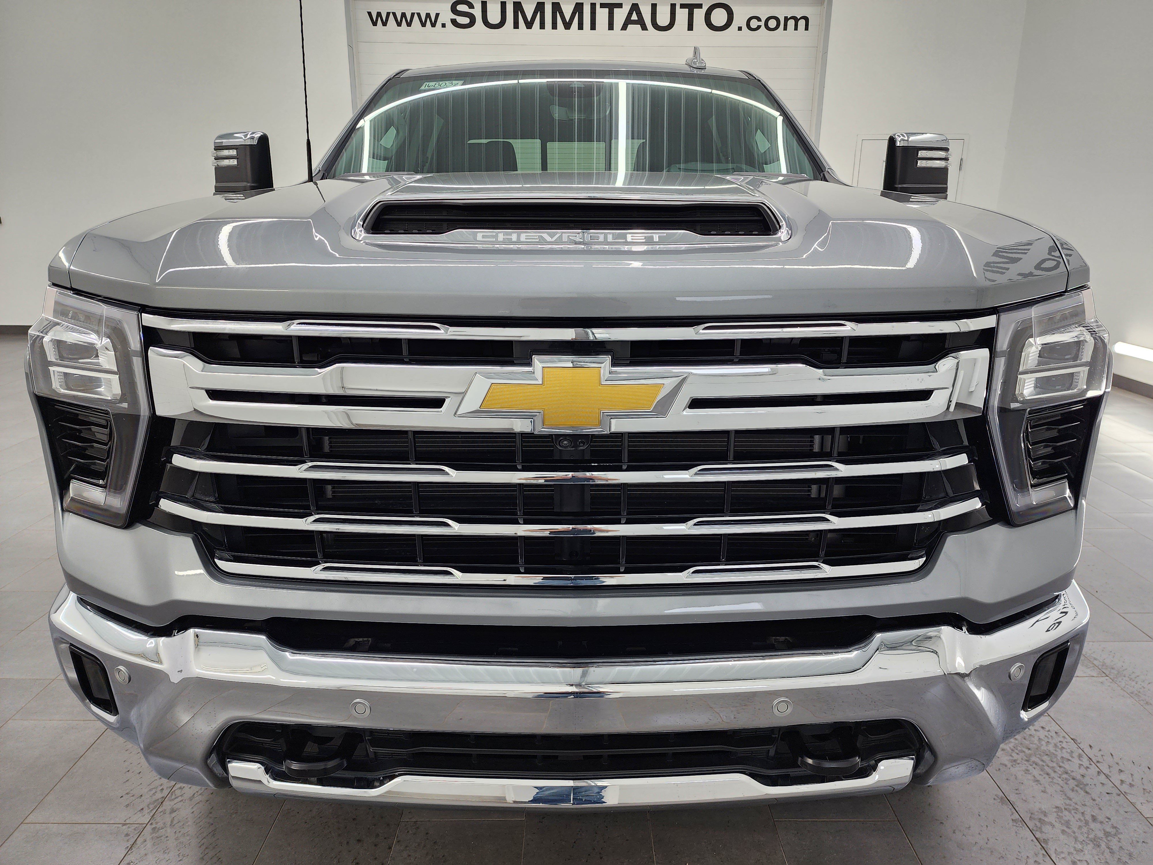 Used 2024 Chevrolet Silverado 2500 LTZ w/ LTZ Premium Package AWD/4WD image 19