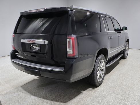 Used 2019 GMC Yukon XL Denali AWD/4WD image 2