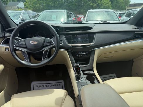 Used 2017 Cadillac XT5 FWD image 35