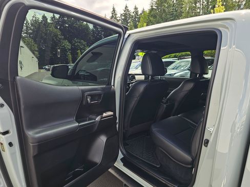 Used 2021 Toyota Tacoma TRD Pro AWD/4WD image 18