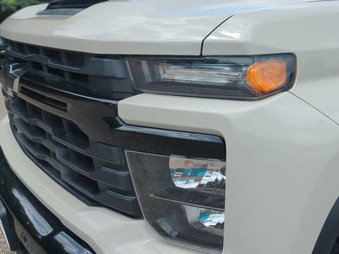 Used 2026 Chevrolet Silverado 2500 Custom w/ Custom Value Package AWD/4WD image 9