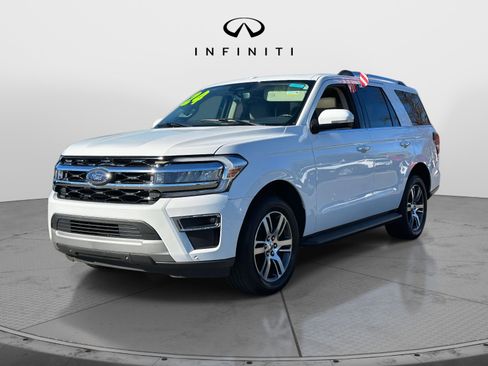 Used 2024 Ford Expedition Limited image 2