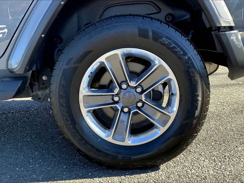 Certified 2021 Jeep Wrangler Unlimited Sahara w/ Cold Weather Group image 9