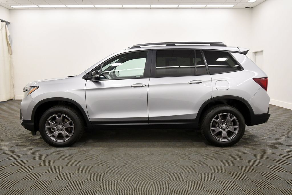 Certified 2024 Honda Passport TrailSport image 4