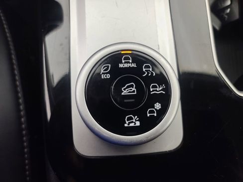 Used 2025 Mitsubishi Outlander SE image 37