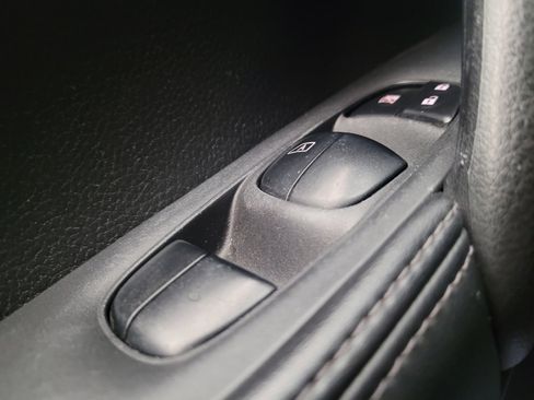 Used 2018 Nissan Rogue Sport S w/ S Appearance Package FWD image 27