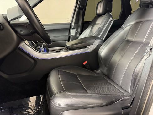 Used 2019 Land Rover Range Rover Sport HSE image 17