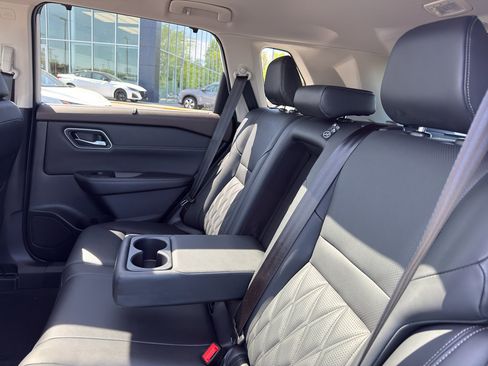 Certified 2021 Nissan Rogue Platinum AWD/4WD image 20