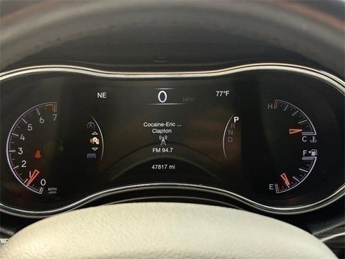 Used 2021 Jeep Grand Cherokee Laredo image 21