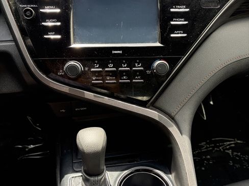 Used 2020 Toyota Camry LE FWD image 20