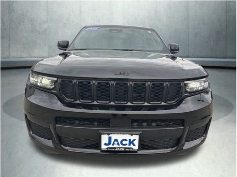 Used 2022 Jeep Grand Cherokee L Laredo image 10