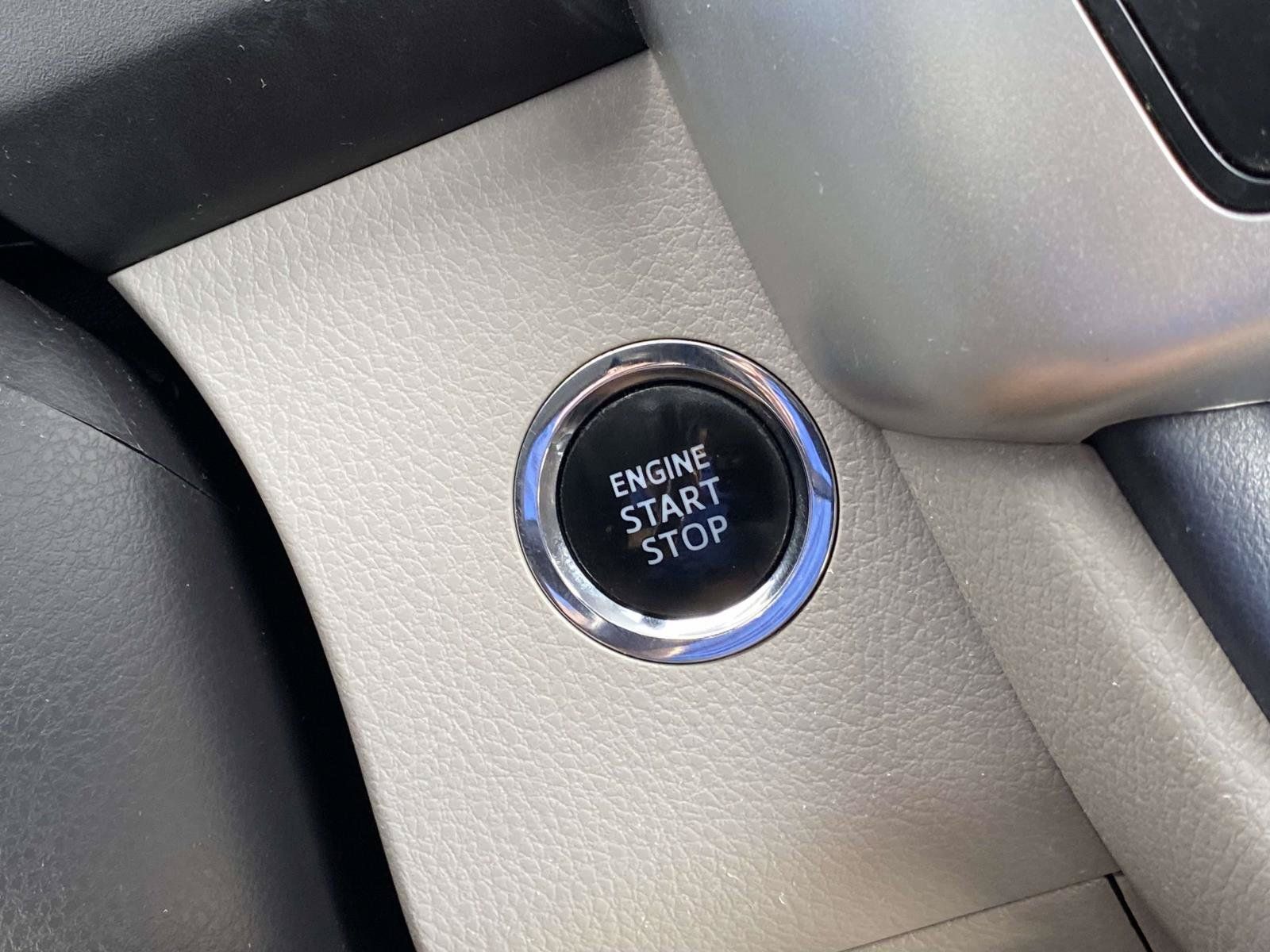 Used 2017 Toyota Highlander XLE FWD image 24