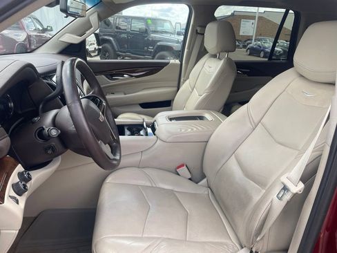 Used 2017 Cadillac Escalade Premium Luxury AWD/4WD image 18