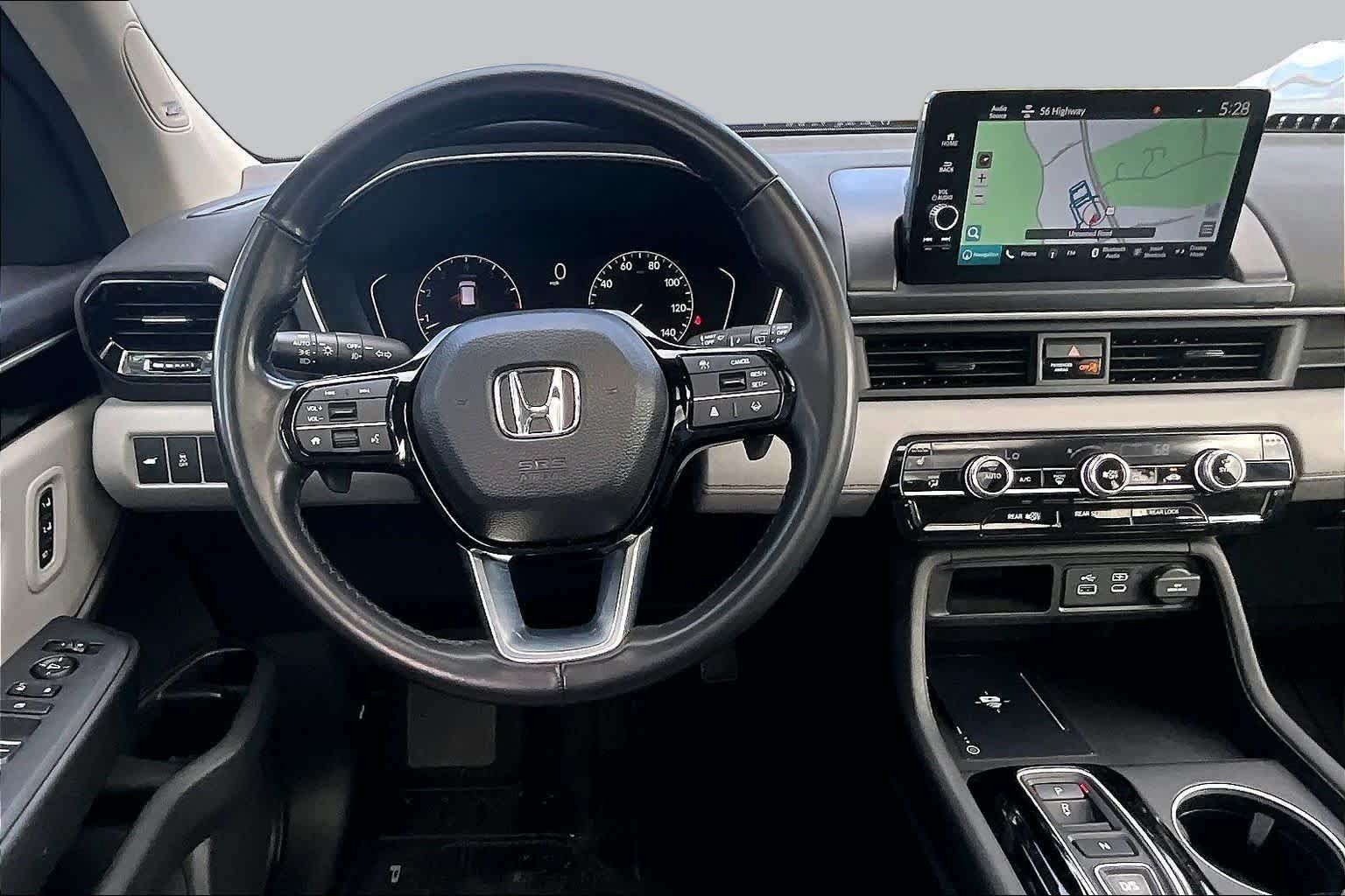 Used 2024 Honda Pilot Touring image 6