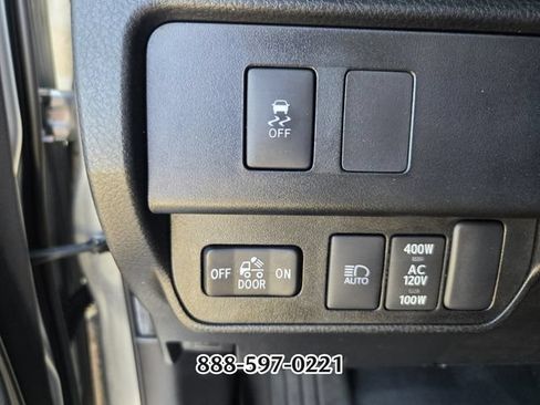 Used 2022 Toyota Tacoma TRD Off-Road AWD/4WD image 33