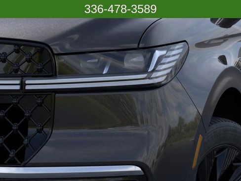 New 2026 Lincoln Navigator L Reserve AWD/4WD image 18