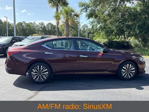Used 2024 Nissan Altima 2.5 SV FWD image 4