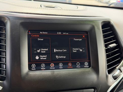 Used 2021 Jeep Cherokee Latitude Plus AWD/4WD image 19