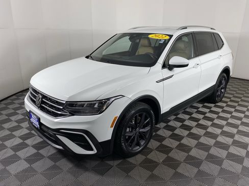 Used 2022 Volkswagen Tiguan SE AWD/4WD image 10