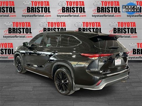Used 2025 Toyota Highlander XSE image 6