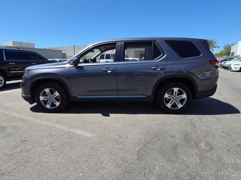 Used 2025 Honda Pilot EX-L image 8