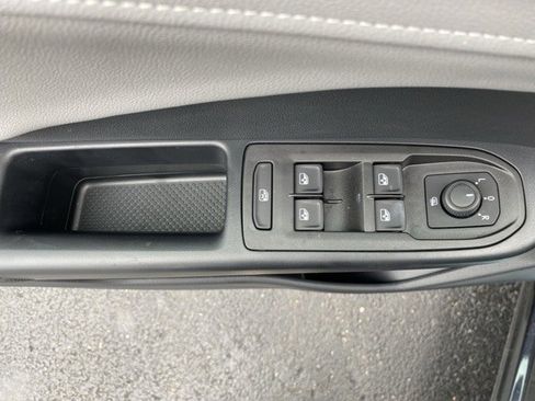 New 2024 Volkswagen Taos SE image 26