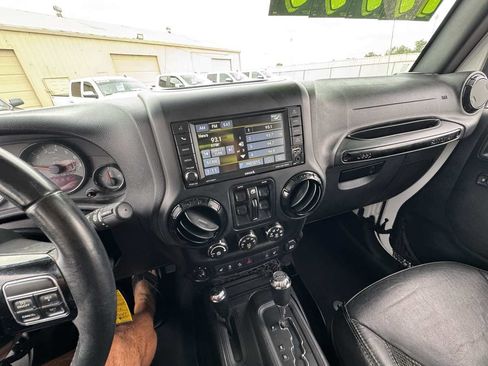 Used 2016 Jeep Wrangler Unlimited Sahara AWD/4WD image 26
