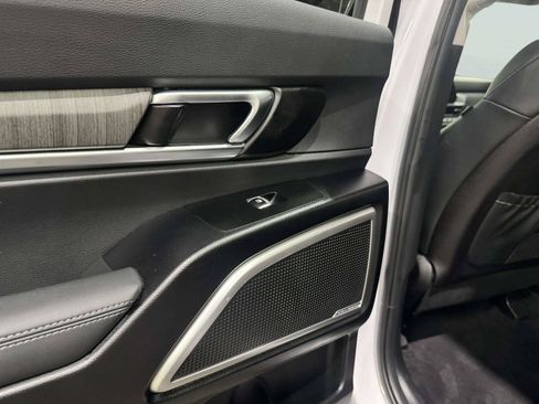 Used 2023 Kia Telluride EX w/ EX Captain's Chair Package FWD image 43