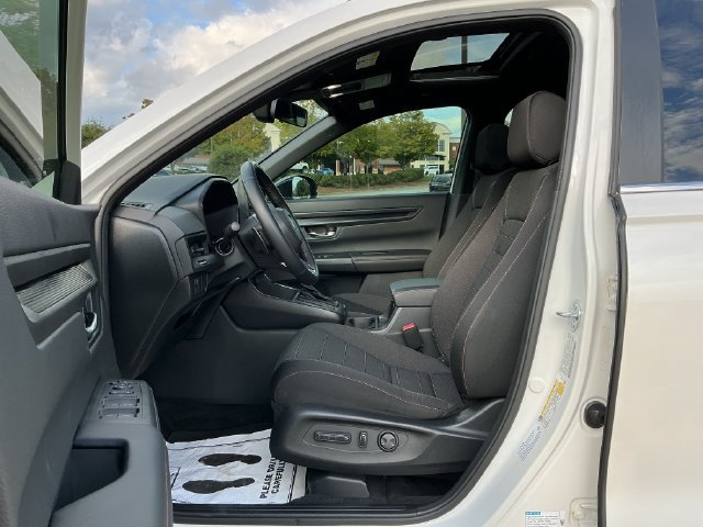 Used 2025 Honda CR-V Sport image 14