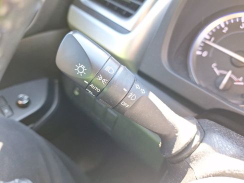 Used 2017 Toyota Highlander XLE image 23