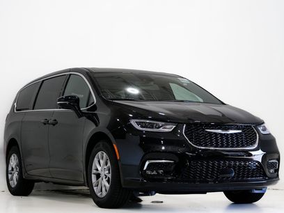 New 2026 Chrysler Pacifica Select