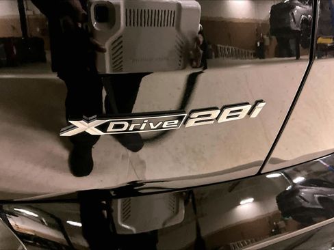 Certified 2025 BMW X2 xDrive28i w/ Technology Package image 10