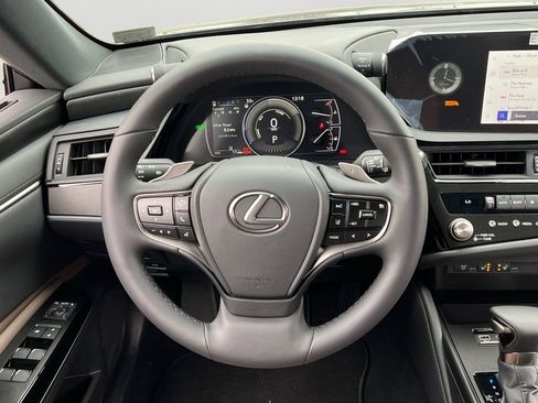 New 2025 Lexus ES 300h w/ Premium Package image 14