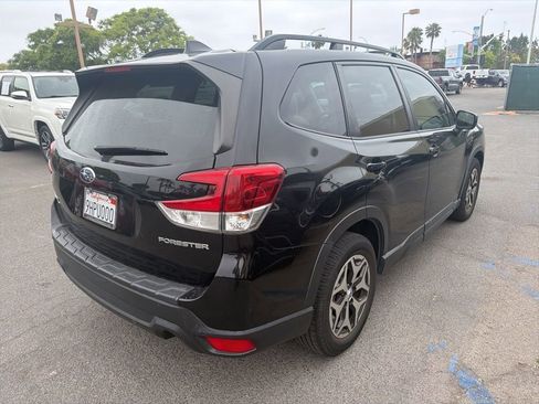 Used 2020 Subaru Forester Premium AWD/4WD image 4
