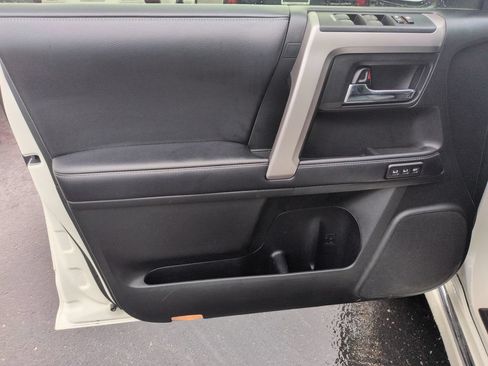 Used 2018 Toyota 4Runner Limited AWD/4WD image 10