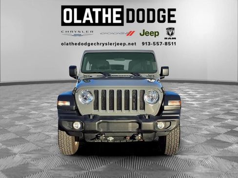 Used 2021 Jeep Wrangler Unlimited Sport image 29